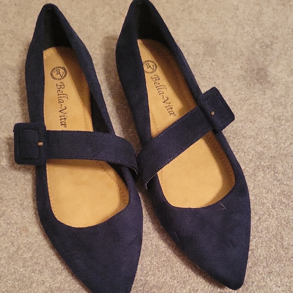 Bella Vita Women's Navy Flats 8.5